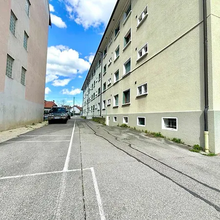 F3 Spacieux Avec Balcon Et Parking A - Fr-1-432-87 *
