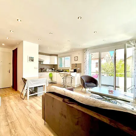 F3 Spacieux Avec Balcon Et Parking A - Fr-1-432-87 *